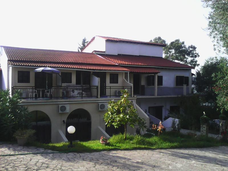 Apartment Dina's *