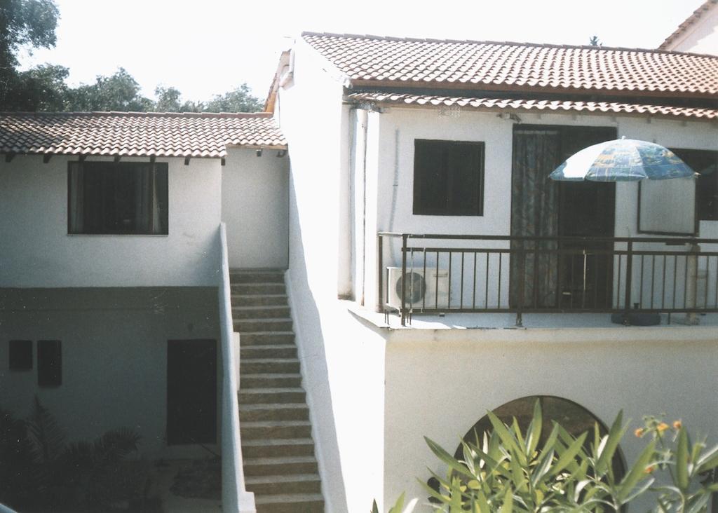 Apartament Dina's *